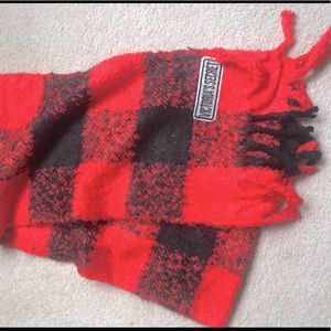 Victoria’s Secret New large plaid knit scarf